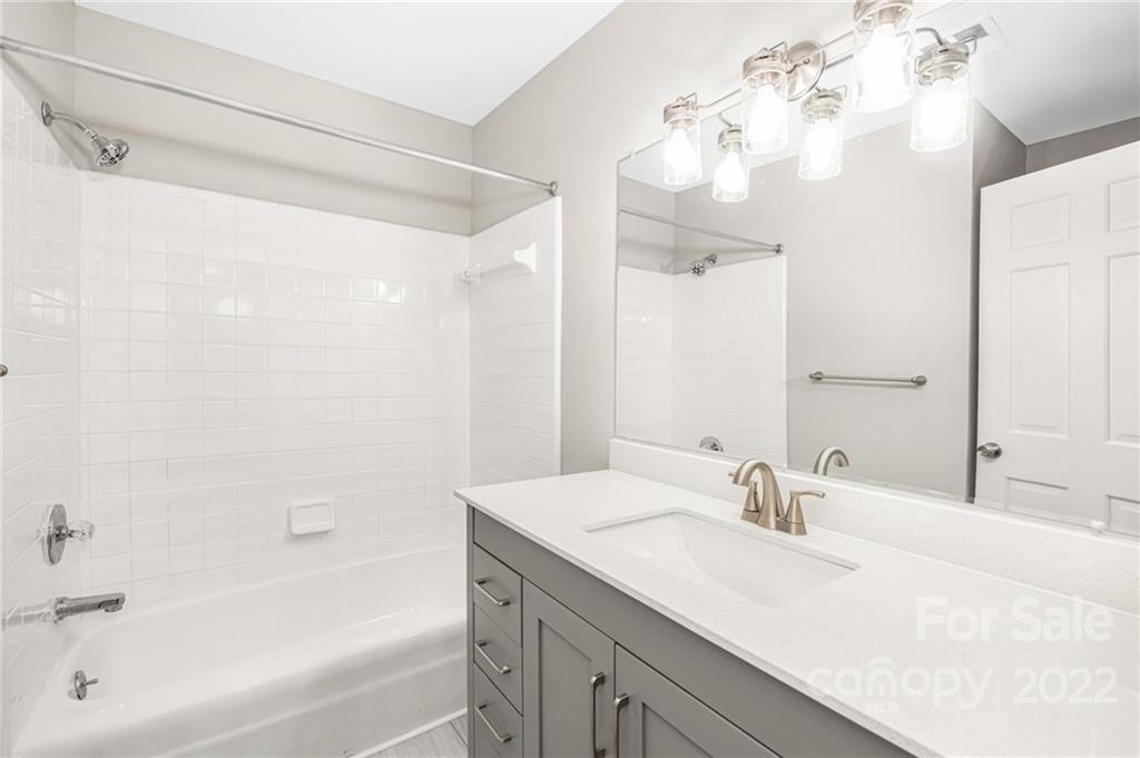 8406 Knights Bridge Road Charlotte, NC 28210 - Photo 17 of 19 Gallery Image 17