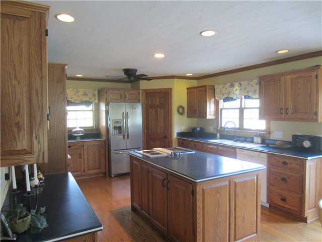 16384 Pinkley Road Fredericktown, OH 43019 - Photo 12 of 24 Gallery Image 12