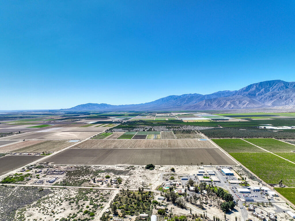 66350 Martinez Road Thermal, CA 92274 - Photo 67 of 68 a view of an ocean and a mountain