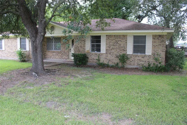 $229,900 | 708 1st Street, Winnie, TX 77665