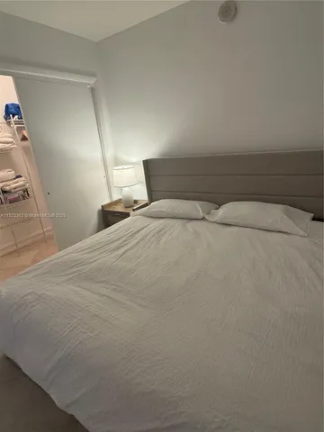 $4,000 | Oceanside, Hallandale Beach, FL 33009