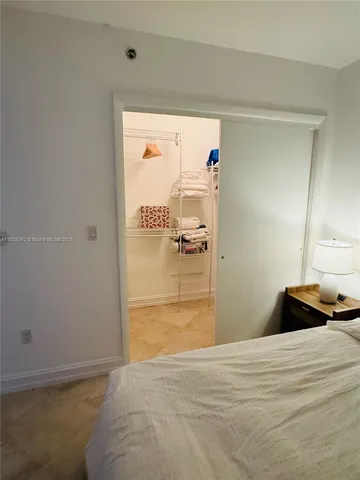 $4,000 | Oceanside, Hallandale Beach, FL 33009