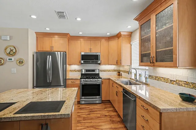 $675,000 | 476 East E Street, Benicia, CA 94510