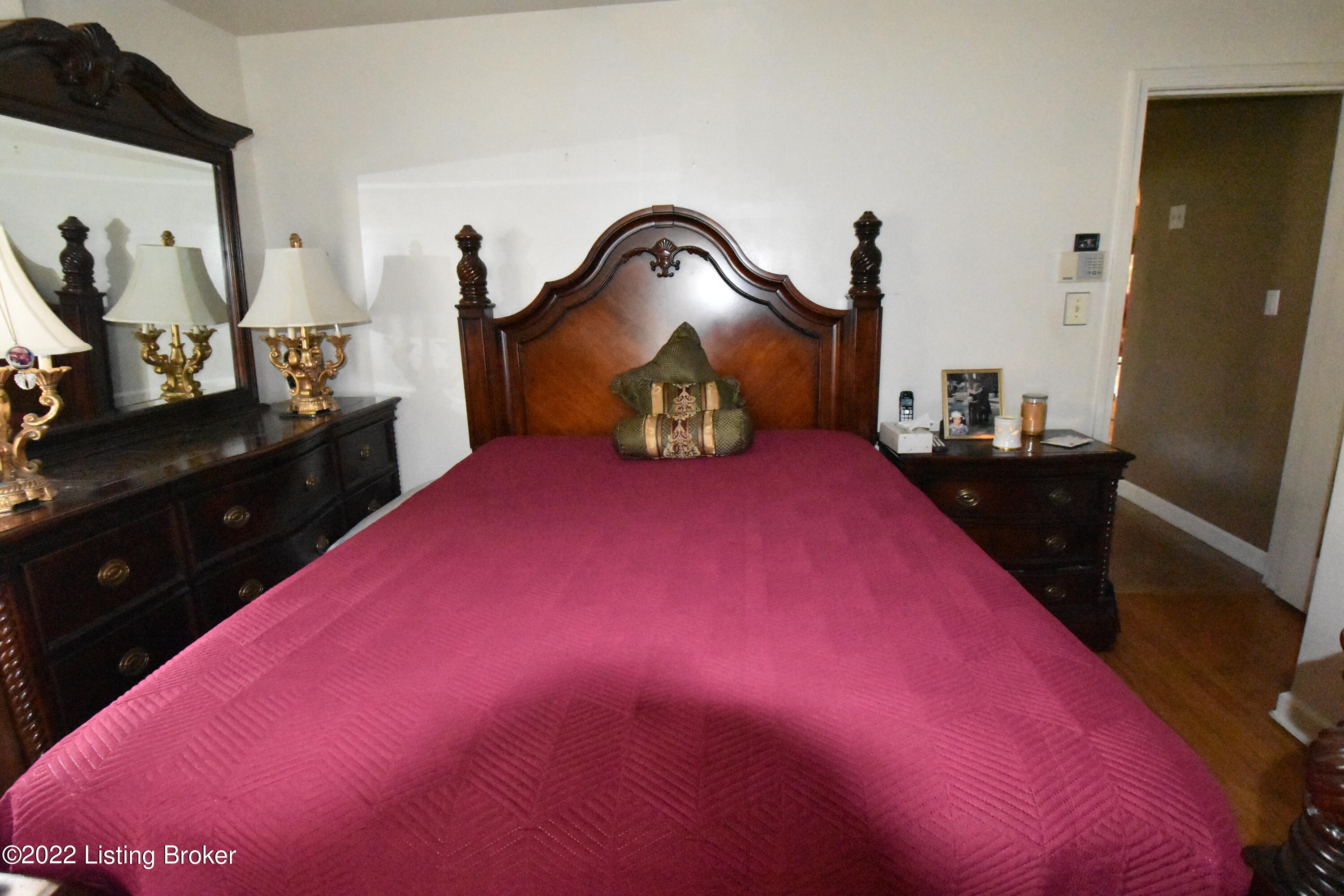 2239 Farnsley Road Louisville, KY 40216 - Photo 13 of 29 DSC_0331