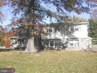 829 Broadmoor Road Huntingdon Valley, PA 19006 - Photo 1 of 6 Gallery Image 1
