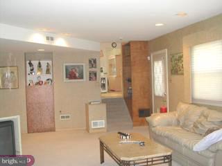829 Broadmoor Road Huntingdon Valley, PA 19006 - Photo 3 of 6 Gallery Image 3