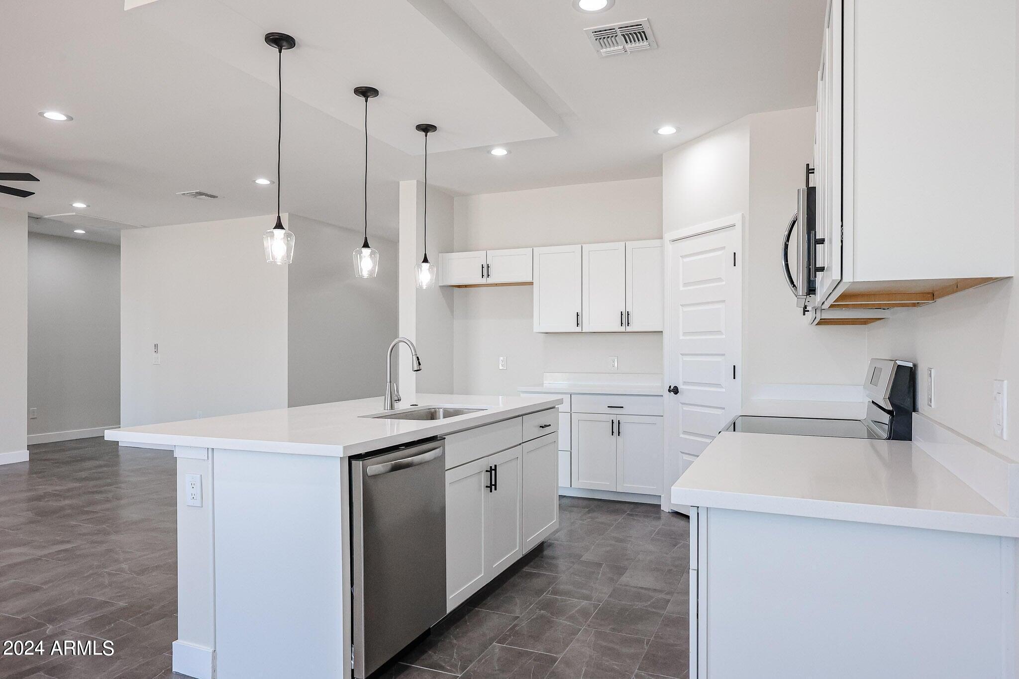 1028 South Wintersburg Road Tonopah, AZ 85354 - Photo 11 of 48 Kitchen