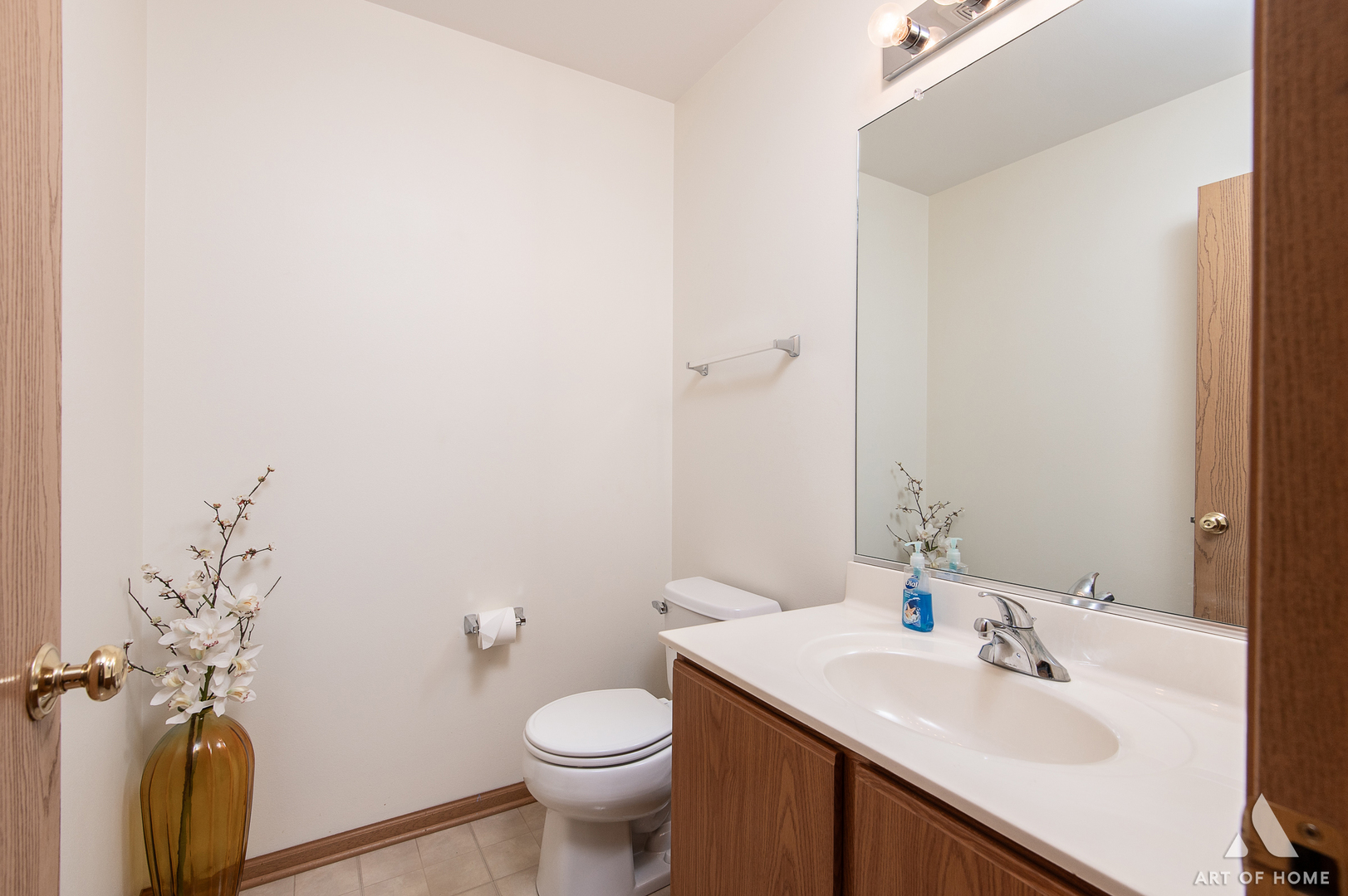 397 Littleton Trail Elgin, IL 60120 - Photo 13 of 30 a bathroom with a sink toilet and vanity