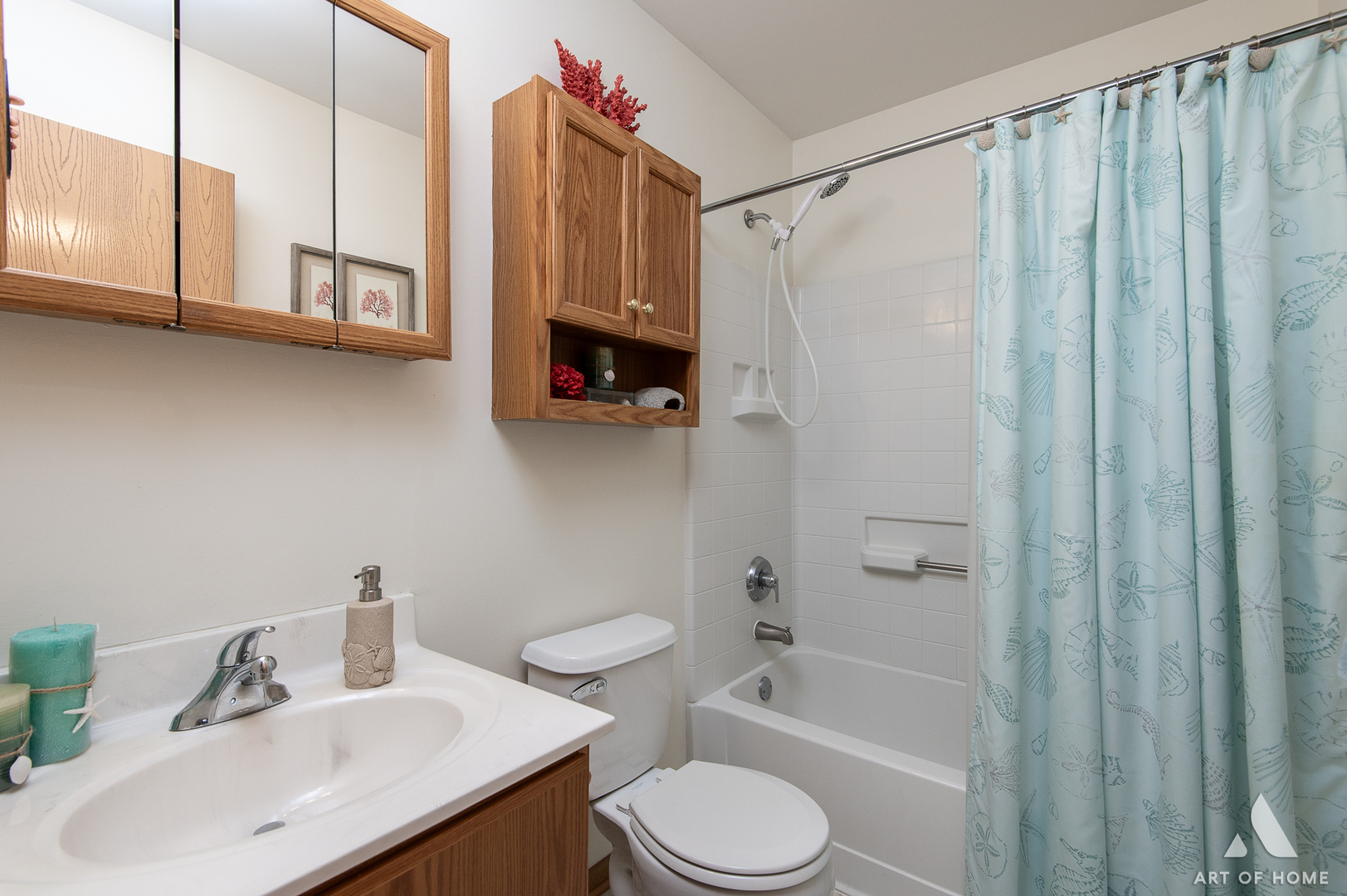 397 Littleton Trail Elgin, IL 60120 - Photo 21 of 30 a bathroom with a sink a toilet and shower