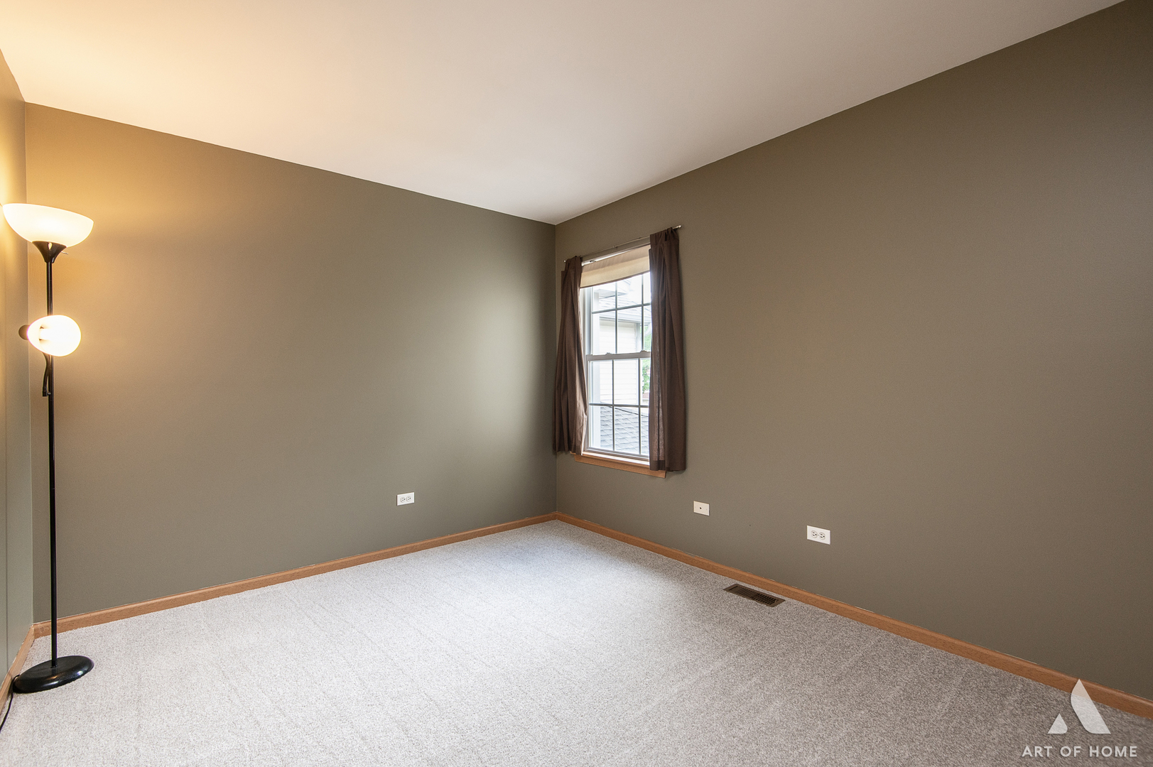 397 Littleton Trail Elgin, IL 60120 - Photo 22 of 30 an empty room with windows