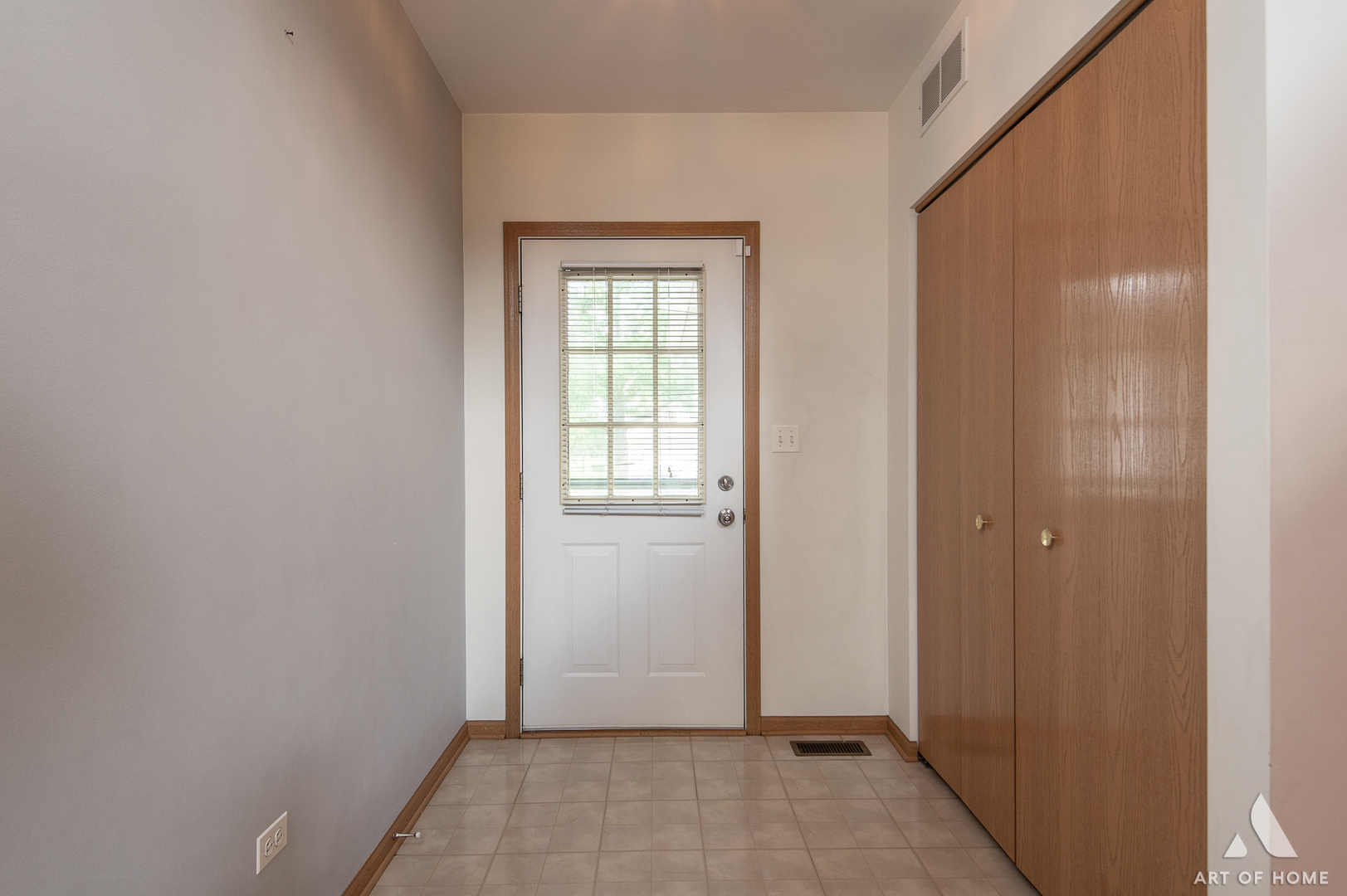 397 Littleton Trail Elgin, IL 60120 - Photo 3 of 30 a view of an empty room