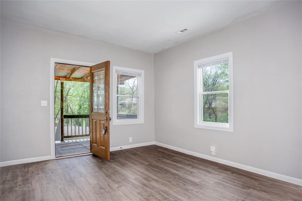 912 East Frederick Street Independence, MO 64050 - Photo 4 of 13