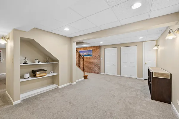 $550,000 | 1508 Lilac Drive, Crystal Lake, IL 60014