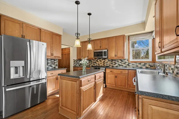 $550,000 | 1508 Lilac Drive, Crystal Lake, IL 60014