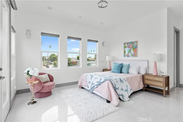 $2,988,000 | 7702 Alberta Drive, Huntington Beach, CA 92648