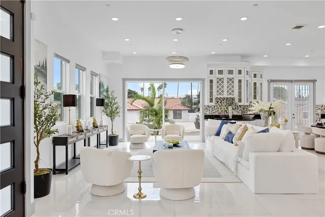 $2,988,000 | 7702 Alberta Drive, Huntington Beach, CA 92648