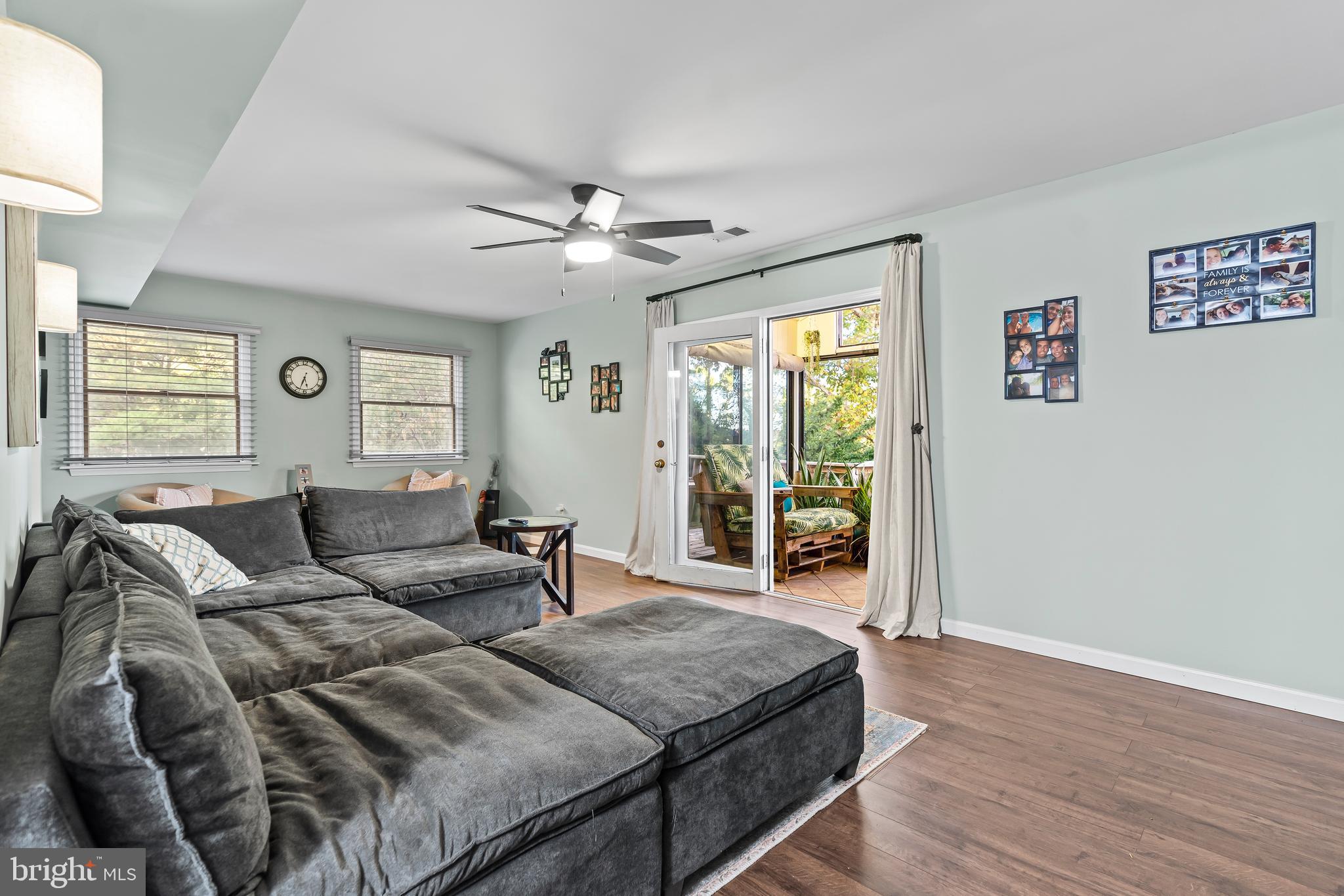 18347 Manor Church Road Boonsboro, MD 21713 - Photo 14 of 70 Family room