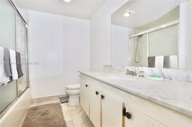 $2,400 | 2401 South Ocean Drive, Unit 806, Hollywood, FL 33019