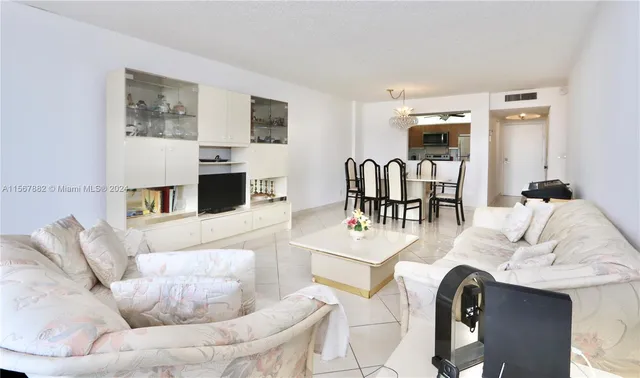 $2,400 | 2401 South Ocean Drive, Unit 806, Hollywood, FL 33019