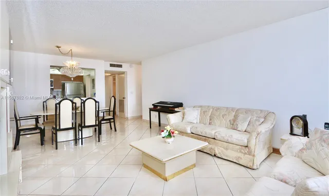 $2,400 | 2401 South Ocean Drive, Unit 806, Hollywood, FL 33019
