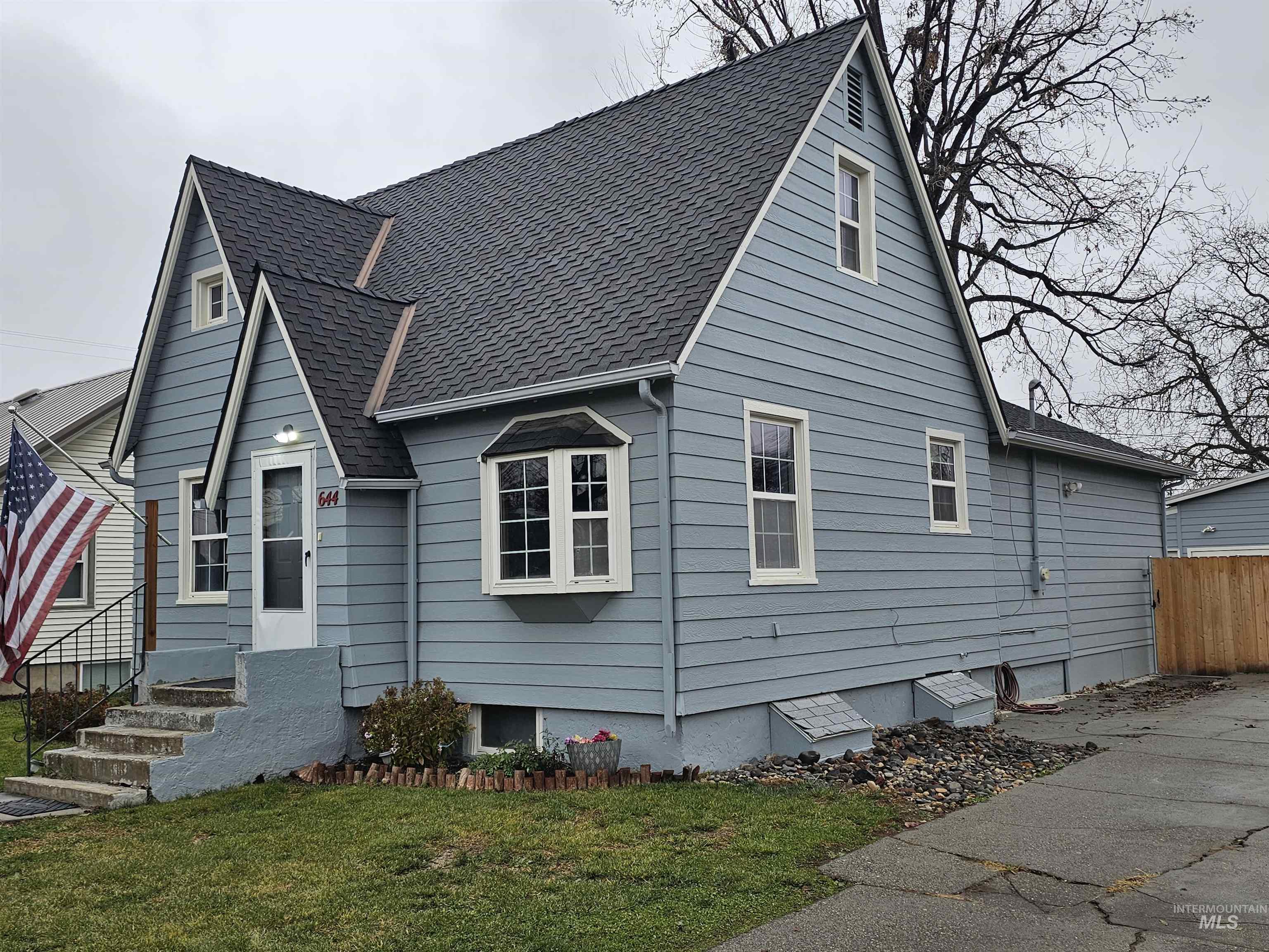 644 North 7th Street Payette, ID 83661 - Photo 2 of 13