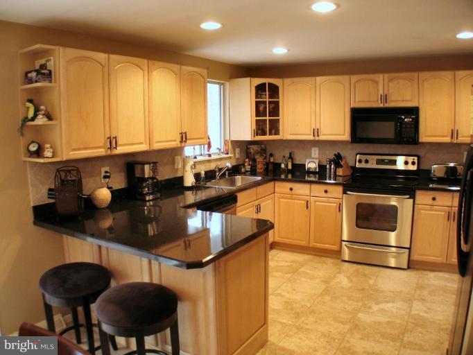 5218 Eliots Oak Road Columbia, MD 21044 - Photo 2 of 30 Kitchen