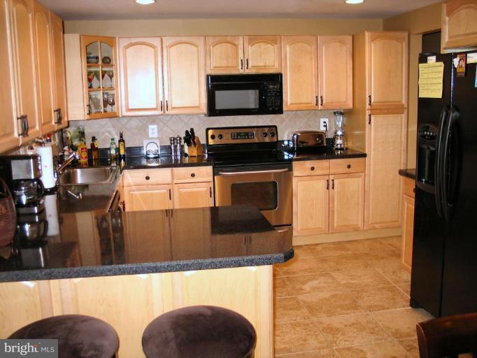 5218 Eliots Oak Road Columbia, MD 21044 - Photo 3 of 30 Kitchen #2