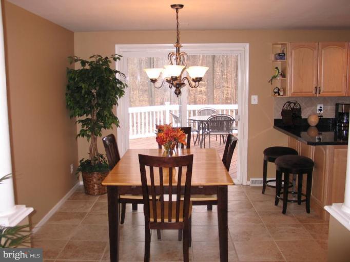 5218 Eliots Oak Road Columbia, MD 21044 - Photo 5 of 30 Breakfast Area