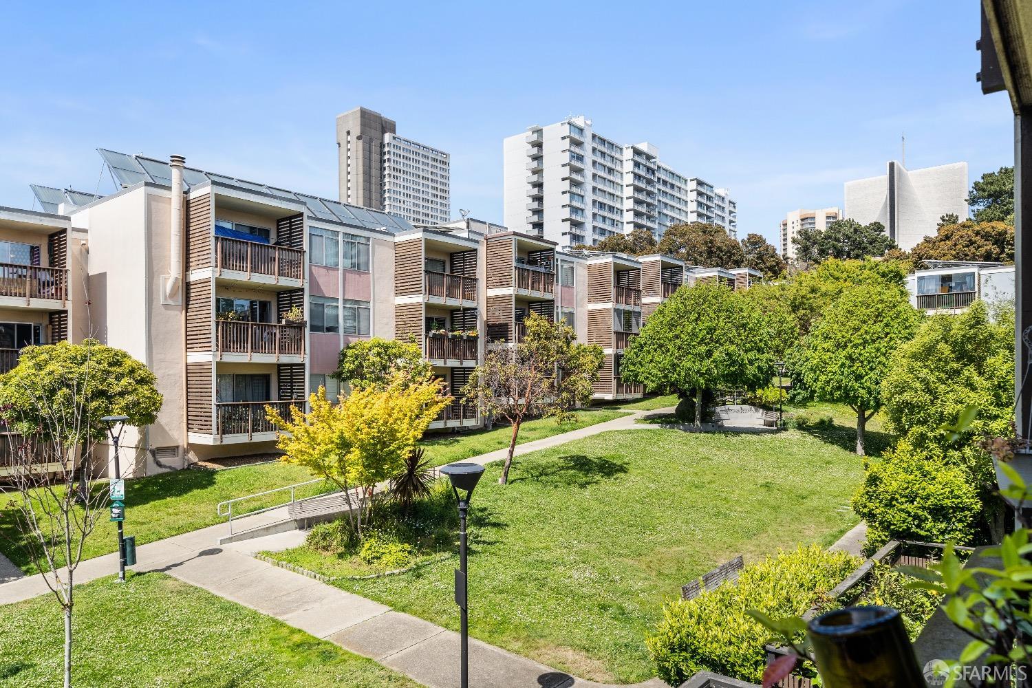 30 Quickstep Lane, Unit 3 San Francisco, CA 94115 - Photo 19 of 20 a view of multiple house with a yard