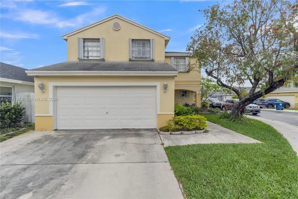 $679,000 | 375 West Riverbend Drive, Sunrise, FL 33326