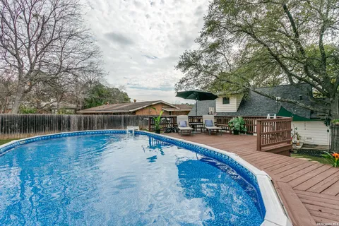 $325,000 | 2815 Gainesborough Drive, San Antonio, TX 78230