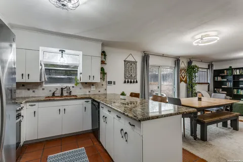 $325,000 | 2815 Gainesborough Drive, San Antonio, TX 78230