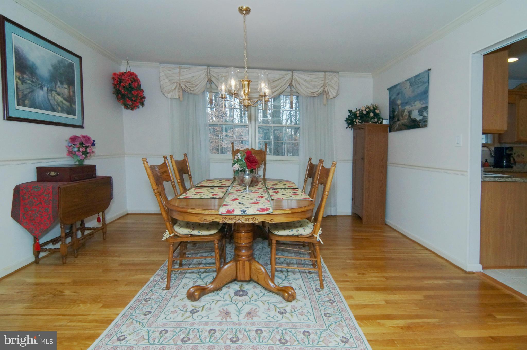 Formal dining Room w/hardwood Flooring