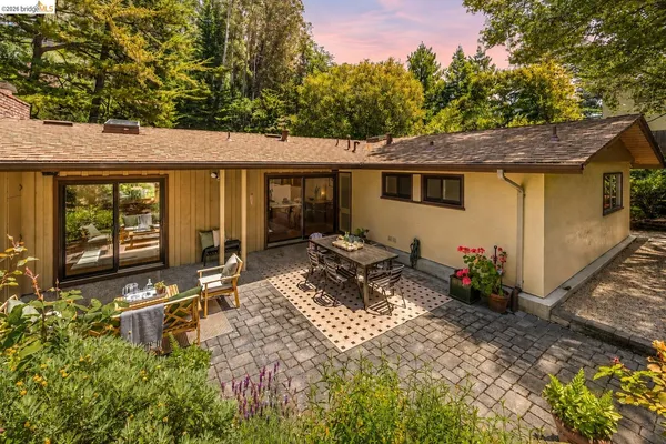 $895,000 | 7200 Saroni Drive, Oakland, CA 94611