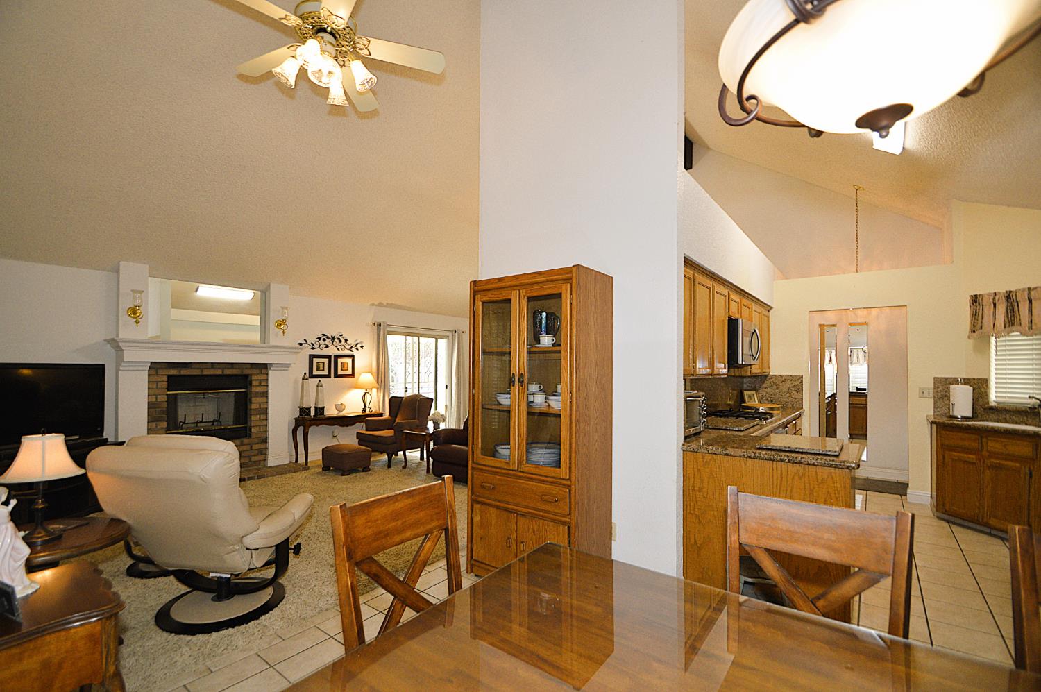 2037 East Decatur Avenue Fresno, CA 93720 - Photo 15 of 42