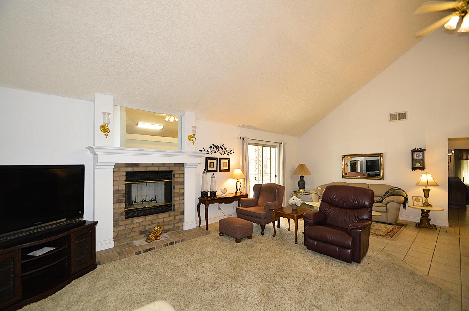 2037 East Decatur Avenue Fresno, CA 93720 - Photo 16 of 42