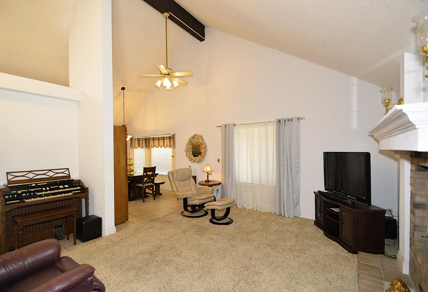 2037 East Decatur Avenue Fresno, CA 93720 - Photo 19 of 42