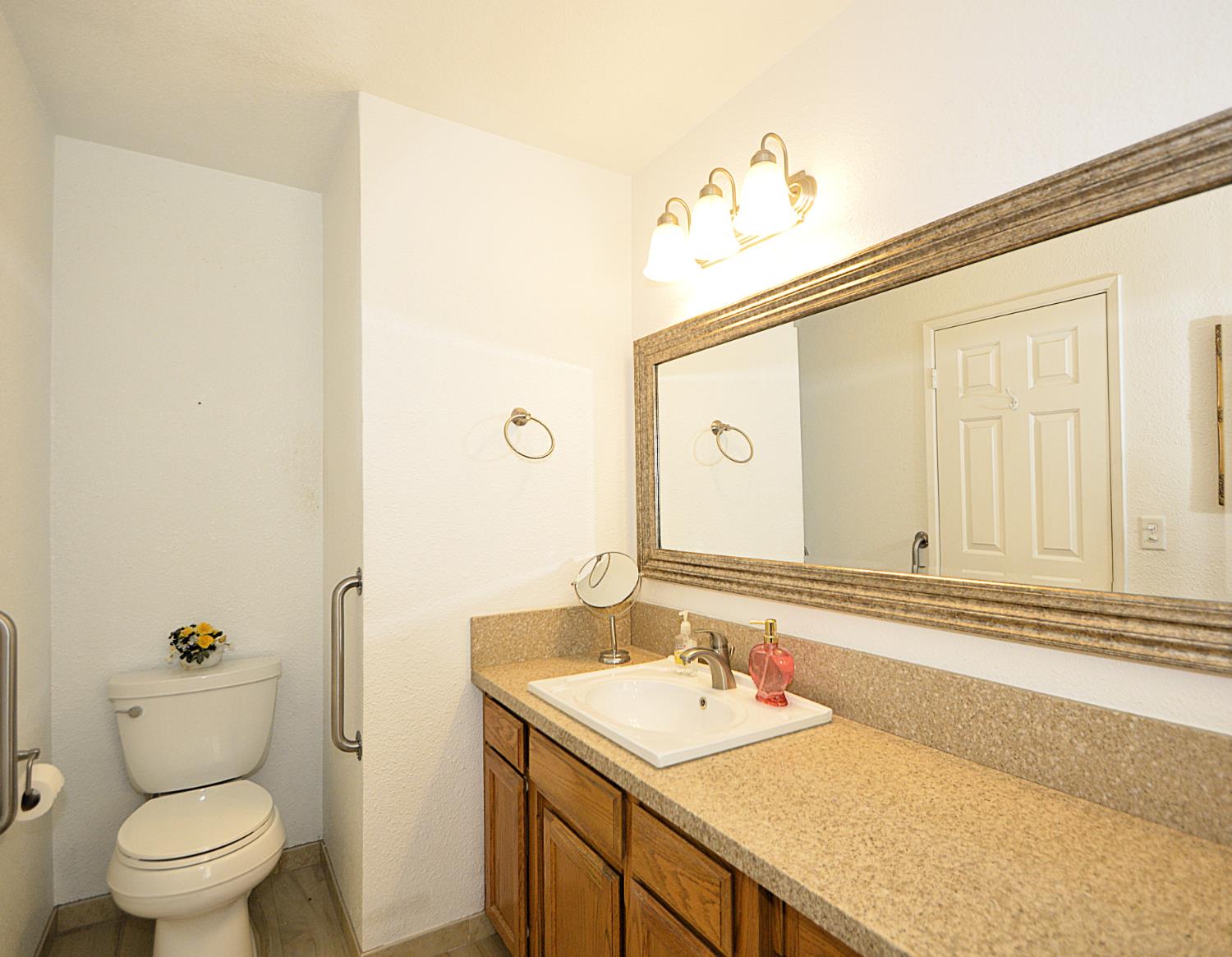 2037 East Decatur Avenue Fresno, CA 93720 - Photo 34 of 42