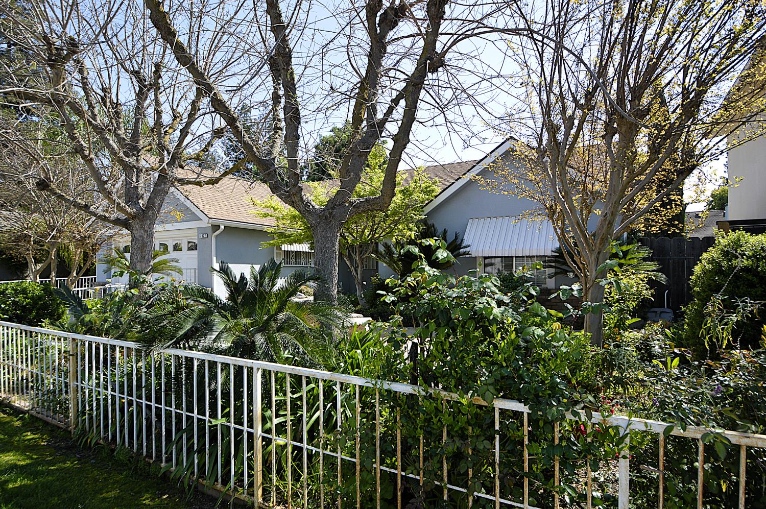 2037 East Decatur Avenue Fresno, CA 93720 - Photo 6 of 42