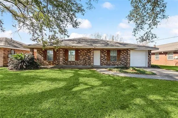 $1,750 | 402 Barton Avenue, Luling, LA 70070