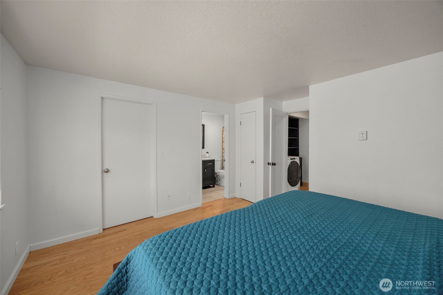 4231 Northeast 5th Street, Unit B203 Renton, WA 98059 - Photo 8 of 17