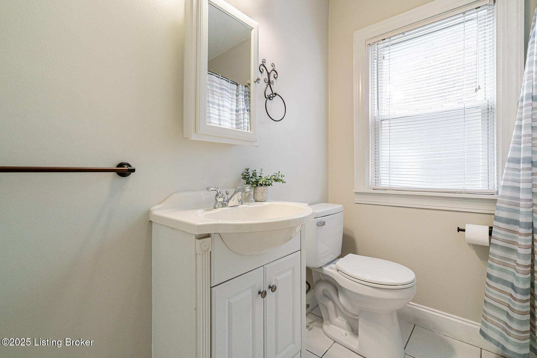 1011 Greenleaf Road Louisville, KY 40213 - Photo 18 of 38 photo_online_018