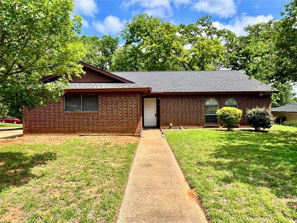 $1,750 | 5701 Willow Elm Drive, Arlington, TX 76017