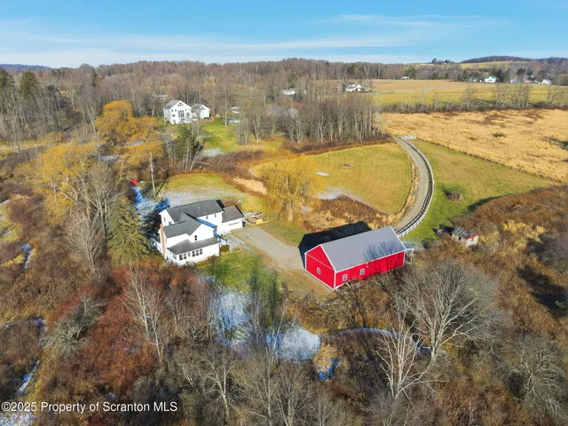 $459,000 | 76 Rundall Lane, Jermyn, PA 18433