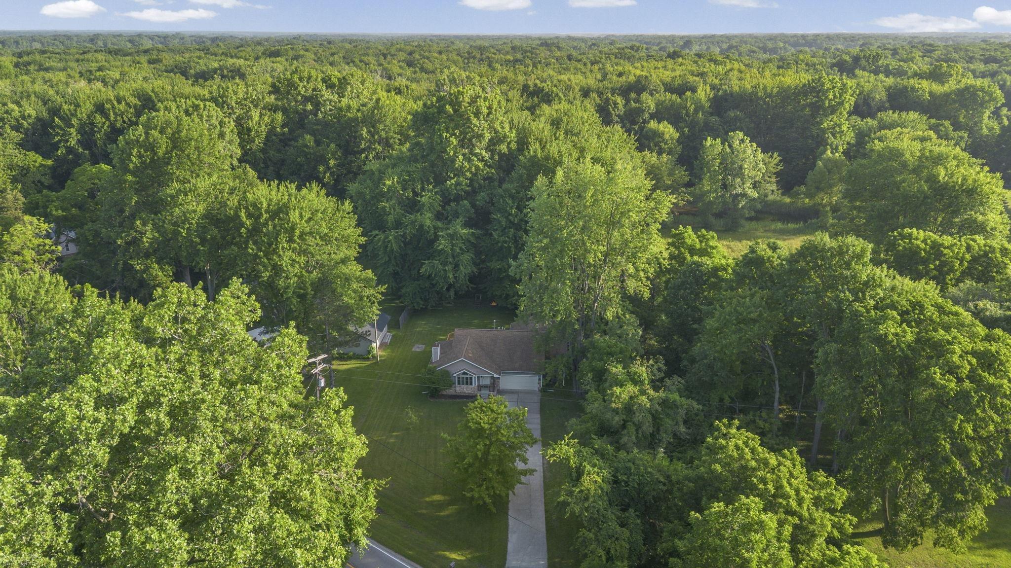 6580 Swartout Road Algonac, MI 48001 - Photo 10 of 34 50214348-3132e2b7-1229-4a3b-af30-71890d2aaf79.JPG