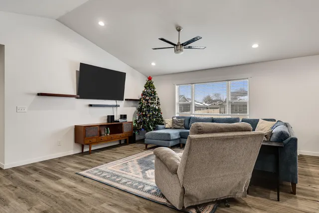 $500,000 | 1954 McGilvray Way, Holmen, WI 54636