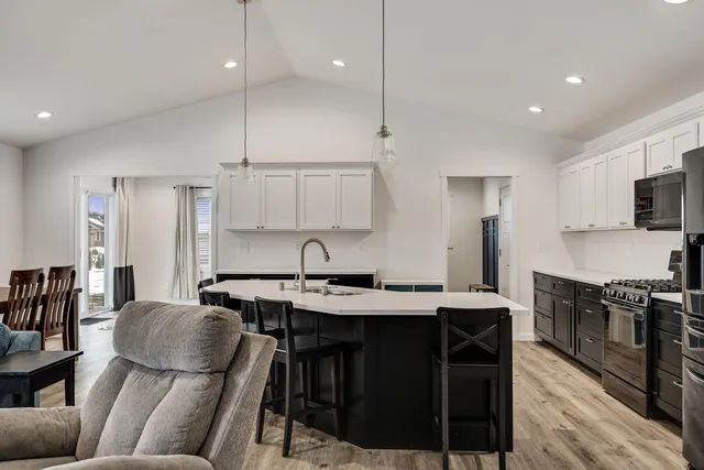 $500,000 | 1954 McGilvray Way, Holmen, WI 54636