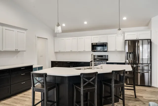 $500,000 | 1954 McGilvray Way, Holmen, WI 54636