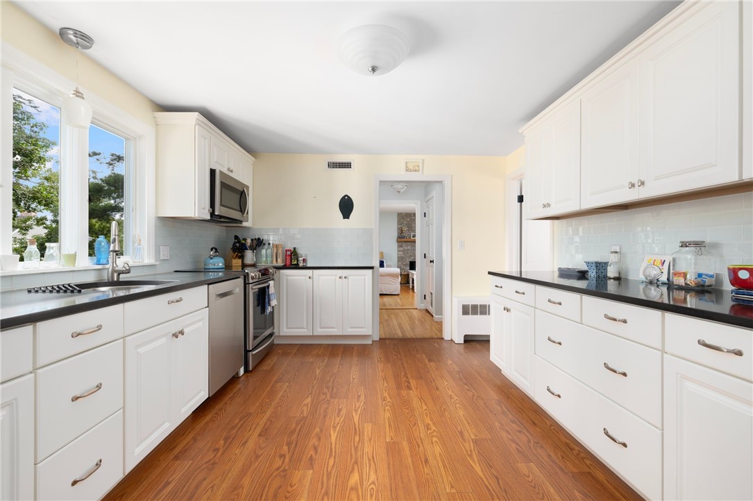 20 Harrington Avenue Portsmouth, RI 02871 - Photo 16 of 50