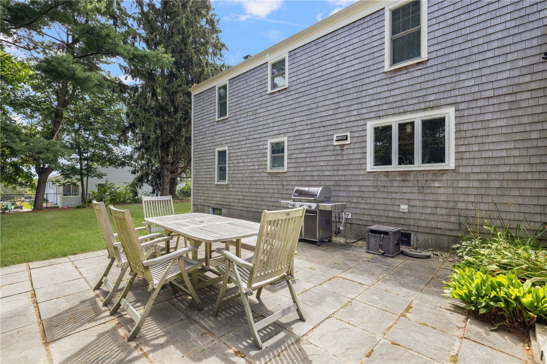 20 Harrington Avenue Portsmouth, RI 02871 - Photo 28 of 50